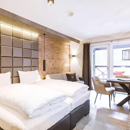 Avenida Mountain Aparthotel