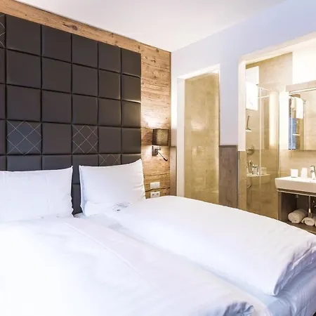 Avenida Mountain Aparthotel 4*
