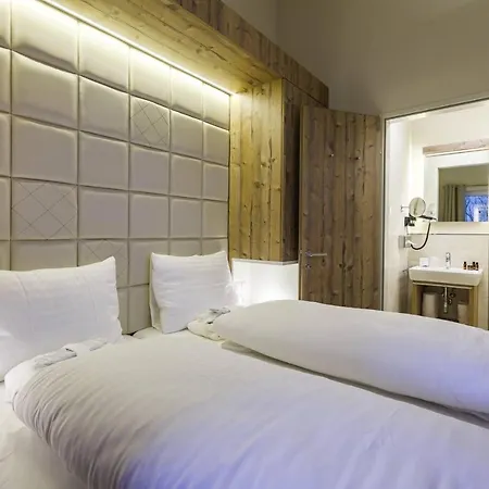 Avenida Mountain Aparthotel 4*